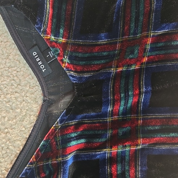 Torrid Plaid Velvet Sophie Camisole Swing Top Size 1X - Picture 4 of 10